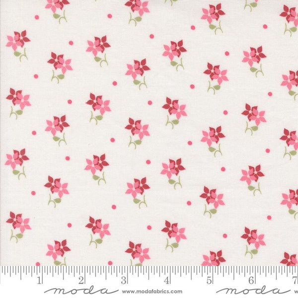Moda, Bunny Hill, A Very Sweet Christmas,Small Poinsettias, Snow White